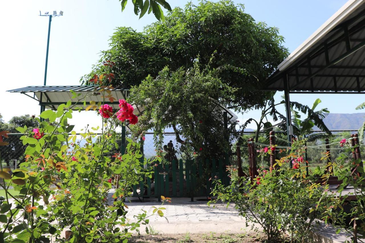 Sukoon - A Wellness Resort, Uttarakhand Chuharpur Buitenkant foto